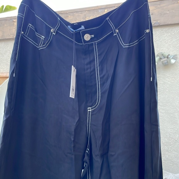 DAZE DAYZ | Noir Silky Pants - Picture 6 of 9